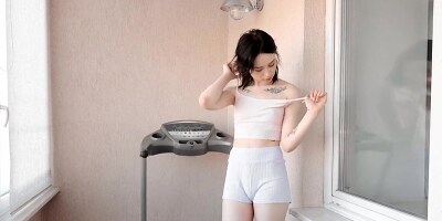 Tattooed pale girl is all about that solo masturbating sesh