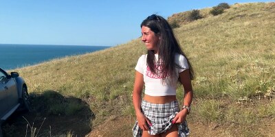 Krasotka S Klassnoi Zadnicei Podnimaetsya V Gor Chtob Masturbirovat