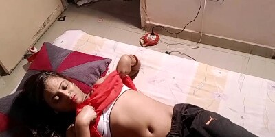 Muslim dude is fucking the tight cunt of a Desi woman
