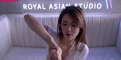 New Asian Amateur Masturbates And Gets An Orgasm In Bed - Real Female Orgasm With Fingering