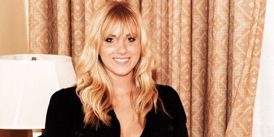 Exciting Molli's phone scene