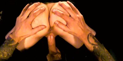 Tattooed police officer fucks slutty blonde chick in the car