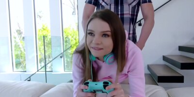 Jessae Rosae In Hard Gamer Fucks While Playing