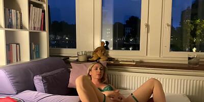 Roxane Raven In Amsterdam - A Long Masturbation In Front Of Her Guy