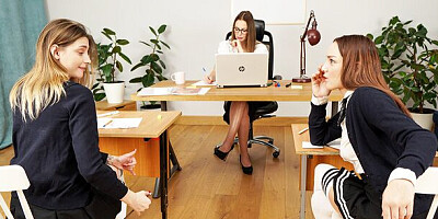 Aristocratic Moon and Olivia's young action