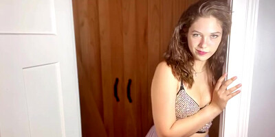 Ellie Skyes - The Family Plan