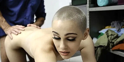 Teen Shoplifter gives Mall Cop a BJ