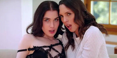 Jade Nile gets Help from her Roommate, to Open BF Eyes