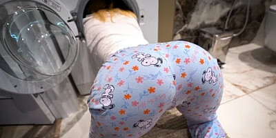 I used My Step-Sis while she was Stuck