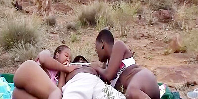 Wooer's outside porn