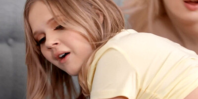 Lexi Lore and Coco Lovelock are working on that pecker