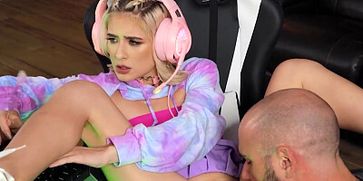 Naughty gamer girl Jessie Saint takes her roommate's thick cock while gaming