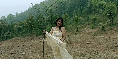 Indian Famous Adult Actress Outdoor Sex !!