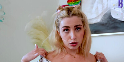 Wonderful blonde works her mouth and pussy on the dick