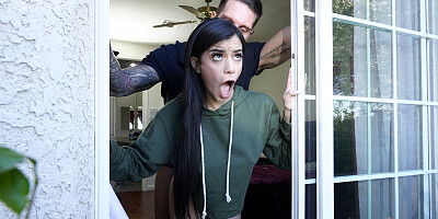 Savannah Sixx gets her trimmed pussy licked and fucked well