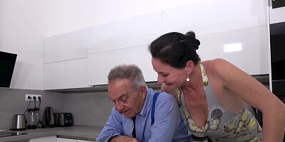 Gunther loses the chess game so he has to fuck this GILF