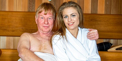 Bonnie Dolce's firm ass xxx by Beauty and the Senior