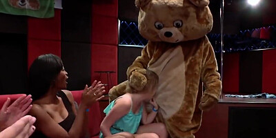 One stripper with a huge dick is dancing and getting blown