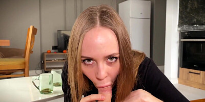 CUTE GIRL MADE A BLOWJOB TO A STRANGER FOR HELP
