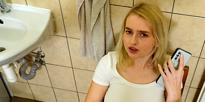 Cute poale girl gives a BJ in front of her cuck bf