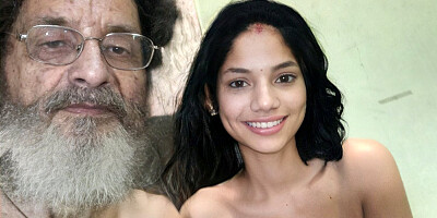 Today my old father-in-law gave my ass away, I was also touched by seeing such a thick and long load of my father-in-law.
