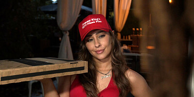 Unable to find any cash to big booty delivery girl