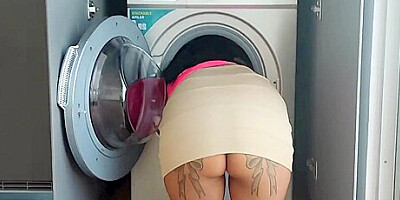 Stepmom With Big Tits Was Fucked While She Was Stuck In The Washer P1