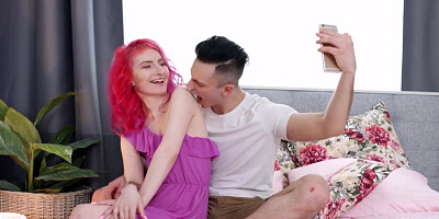 Alien Fox gets facefucked after taking some selfies