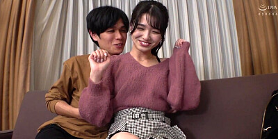 【推ししか勝たん！Z世代リアコ女子の淫乱発情SEX】バイト代は推し財布に全額投入ww生粋のアイドル好きオタク女子がイケメンスタッフを前に大興奮ww目の色変えて全身クネらせチ●ポを求める！ぷりっぷりの美尻と美乳、華奢な身体がいやらしすぎる！