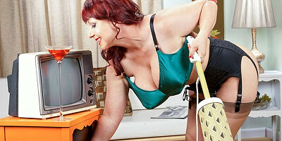 Sneaky Cherry Brady at fingering video