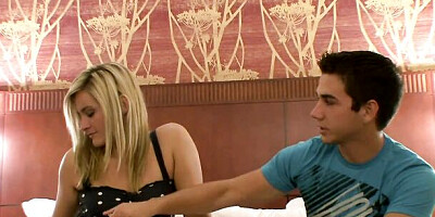 Seductive side chick's lovehomeporn scene