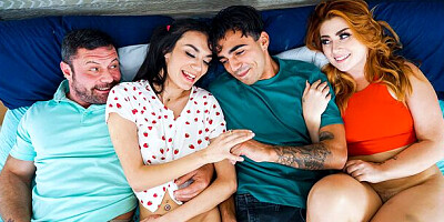 Freely Chloe Cooper and Sawyer Cassidy at oral clip