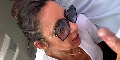 elle passe son temps a lui sucer la bite