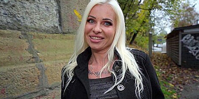 Suzi Grande The Blonde Milf Teacher