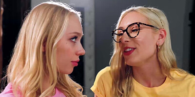 Strapon love with three arousing ladies that wanna cum