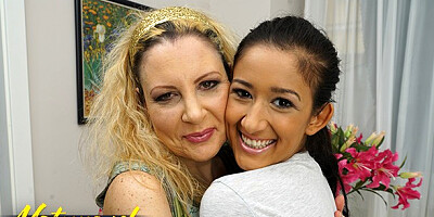 Bubble butt smut with elite Darcia Lee from Mature NL