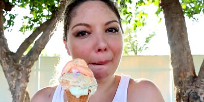 Dainty Kiki's tits porn