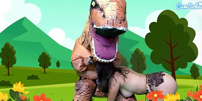 Nice-looking Madi's webcams dirt