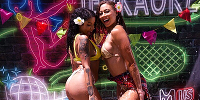 Jerkaoke featuring Cassie Del Isla and Nina White's sex show action