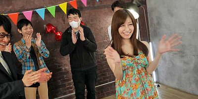 AV fan thanksgiving Chihiro Akino and her fans dreams come true in her mouth - JapanHDV