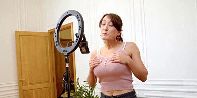 Young dude getting his dick sucked by a cougar before sex