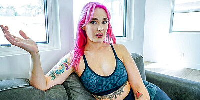 Emotional Siri Dahl at blowjob trailer