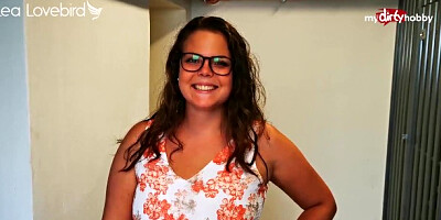 Deutsche porn with explosive Lea Lovebird from mydirtyhobby