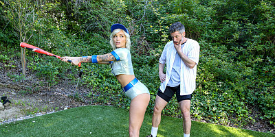 Battering her pussy in a twisted sex scene with gape