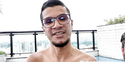 Dazzling Leo at back action