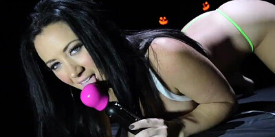 Watch bubbly Jayden Jaymes's dirt