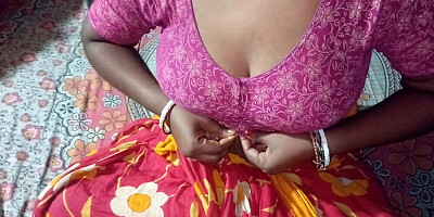 Malkin apne naukar se chudwaya apni chut