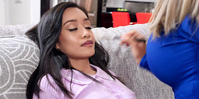 Big blonde bitch lets a tiny teen lick her wet hole