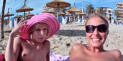 German Babes In Threeway