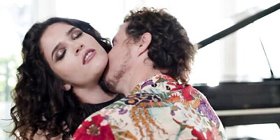 Lascivious Victoria Voxxx at blowjob video